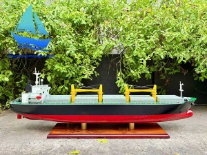 Mô hình tàu hàng 4 cần cẩu chở hàng rời 80 cm