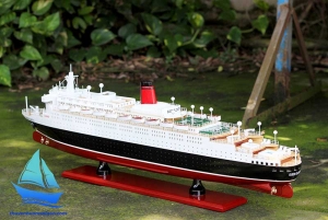 Mô hình du thuyền chở khách tàu du lịch Queen Elizabeth