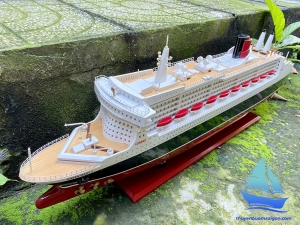 Mô hình tàu du lịch chở khách du thuyền Queen Mary 2