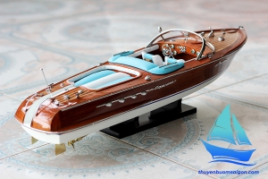 Mô hình thuyền đua tốc độ Riva Aquarama